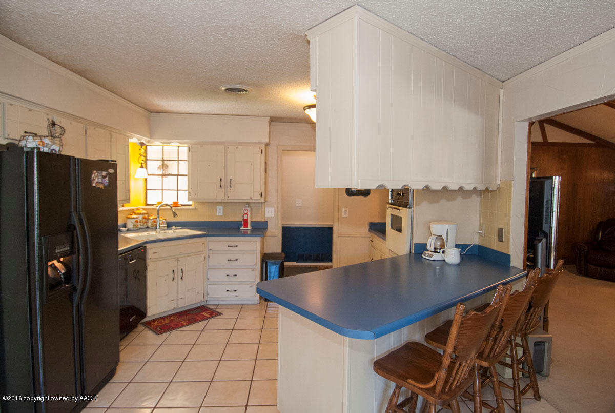 6508 Drexel Road Amarillo, TX 79109 - Photo 8 of 32 KITCHEN VIEW 2