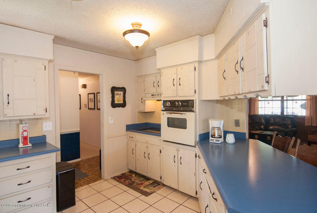 6508 Drexel Road Amarillo, TX 79109 - Photo 9 of 32 KITCHEN VIEW 3