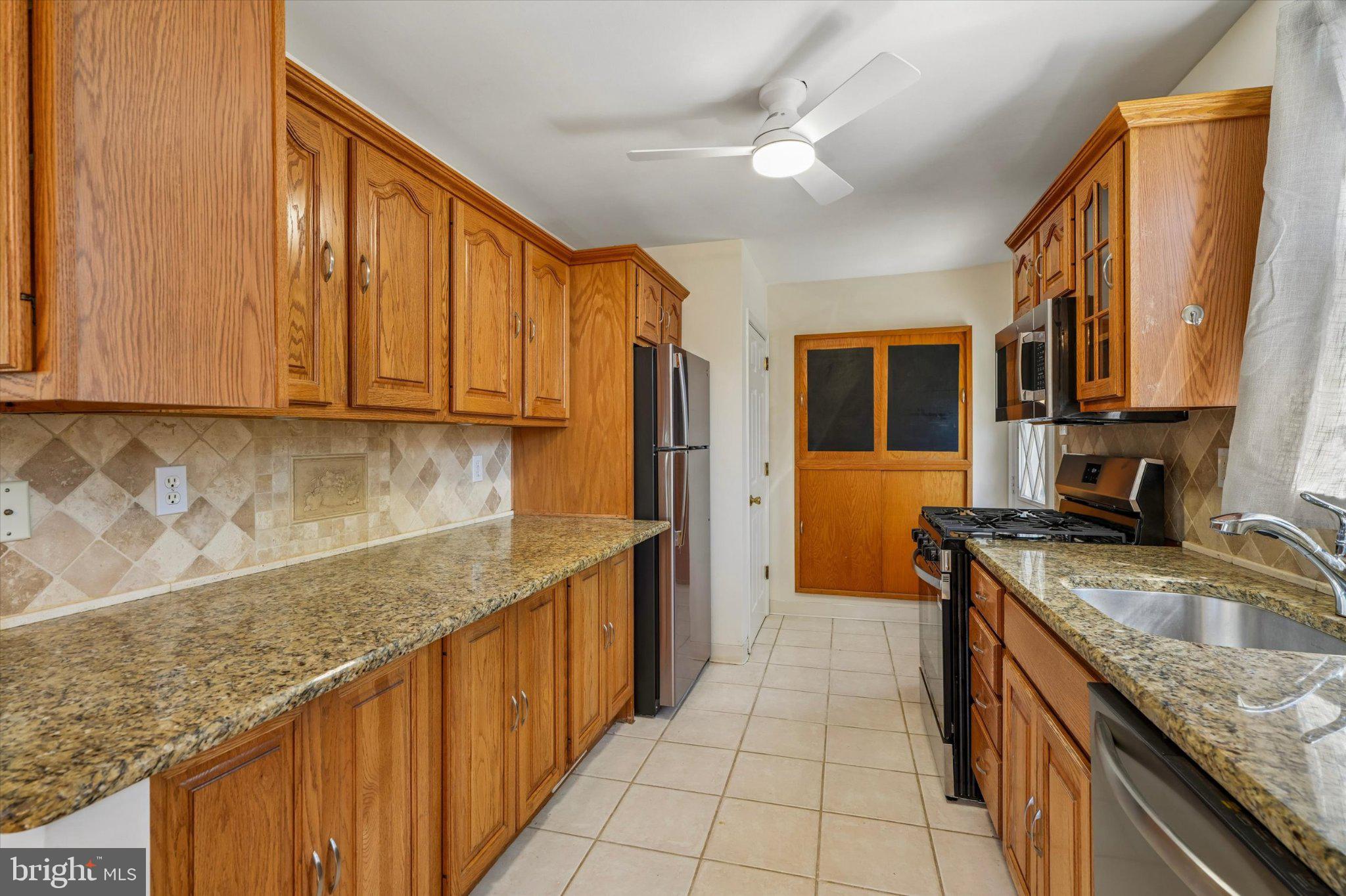 941 Church Road Springfield, PA 19064 - Photo 18 of 39 Plenty of counter space