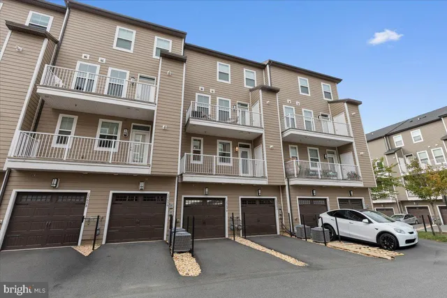 $515,000 | 20692 Wood Quay Drive, Sterling, VA 20166