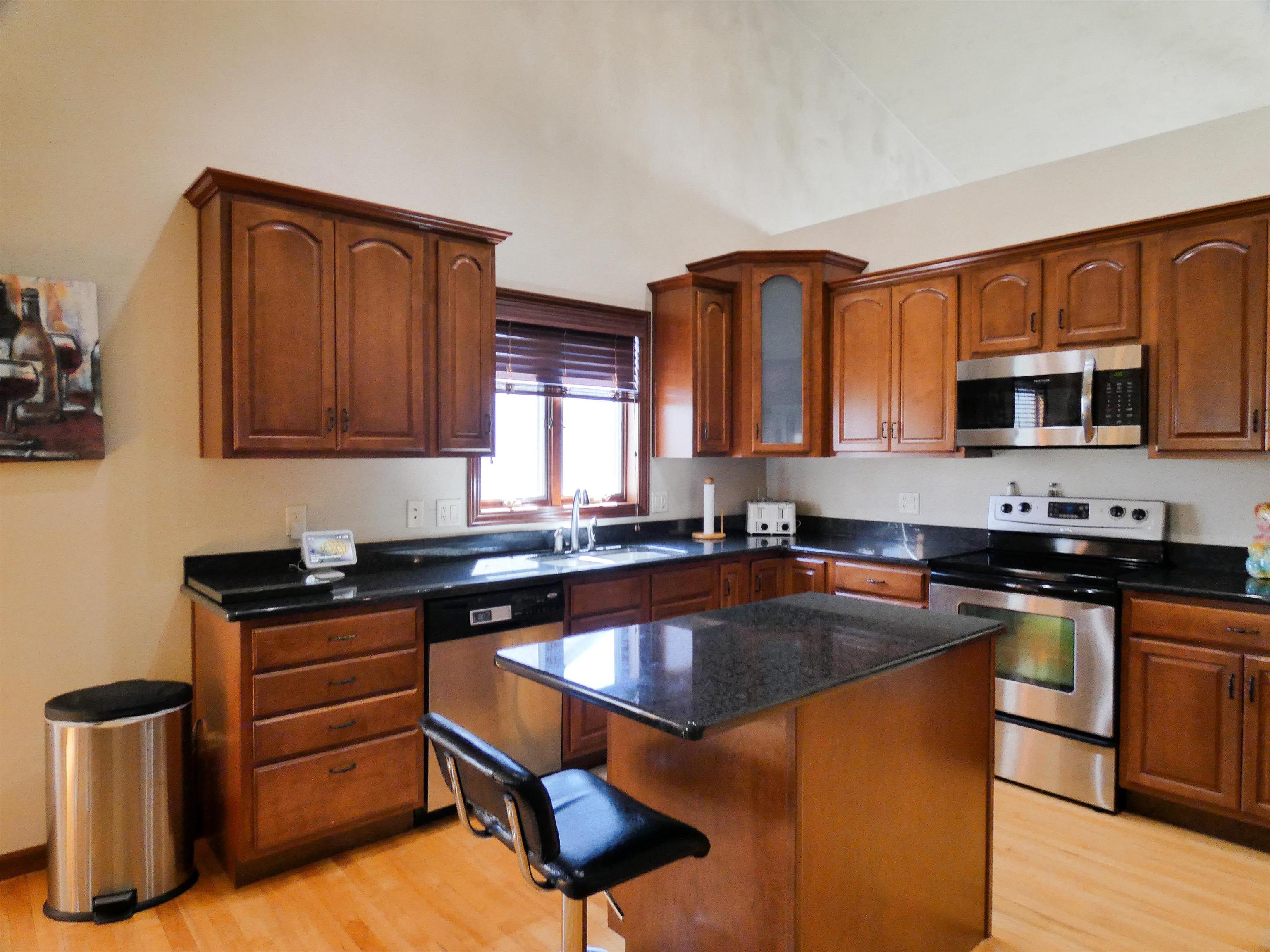 4732 North Fallview Lane, Unit 1701 Appleton, WI 54913 - Photo 13 of 36