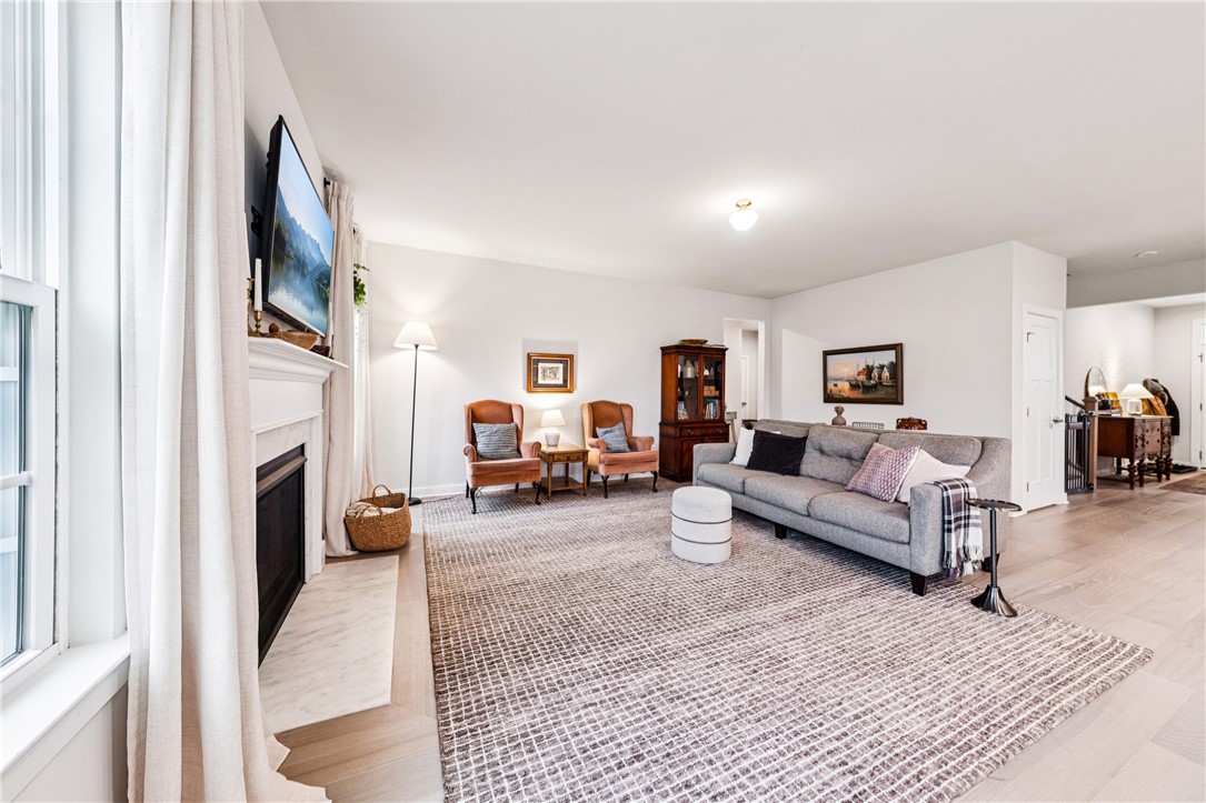 34 Robert Michaels Run Penfield, NY 14526 - Photo 3 of 41