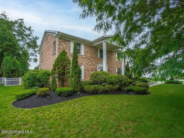 $620,000 | 3077 New Williamsburg Drive, Guilderland, NY 12303