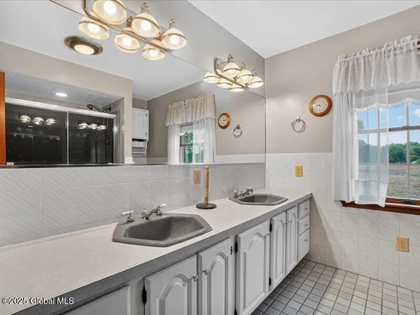 $620,000 | 3077 New Williamsburg Drive, Guilderland, NY 12303