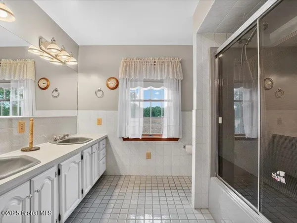 $620,000 | 3077 New Williamsburg Drive, Guilderland, NY 12303