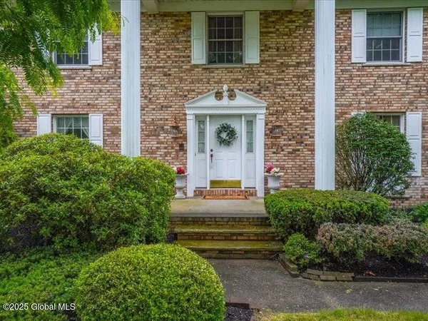 $620,000 | 3077 New Williamsburg Drive, Guilderland, NY 12303