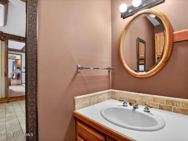 $620,000 | 3077 New Williamsburg Drive, Guilderland, NY 12303