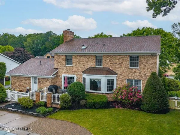 $620,000 | 3077 New Williamsburg Drive, Guilderland, NY 12303