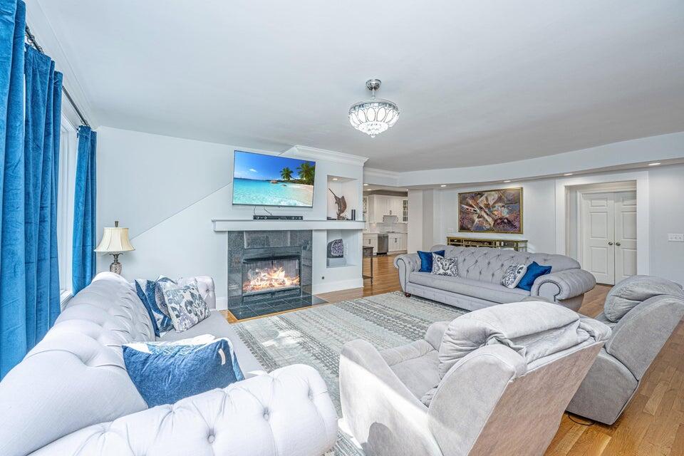 3738 Station Point Court Mount Pleasant, SC 29466 - Photo 6 of 83 20250506012653174307000000-o