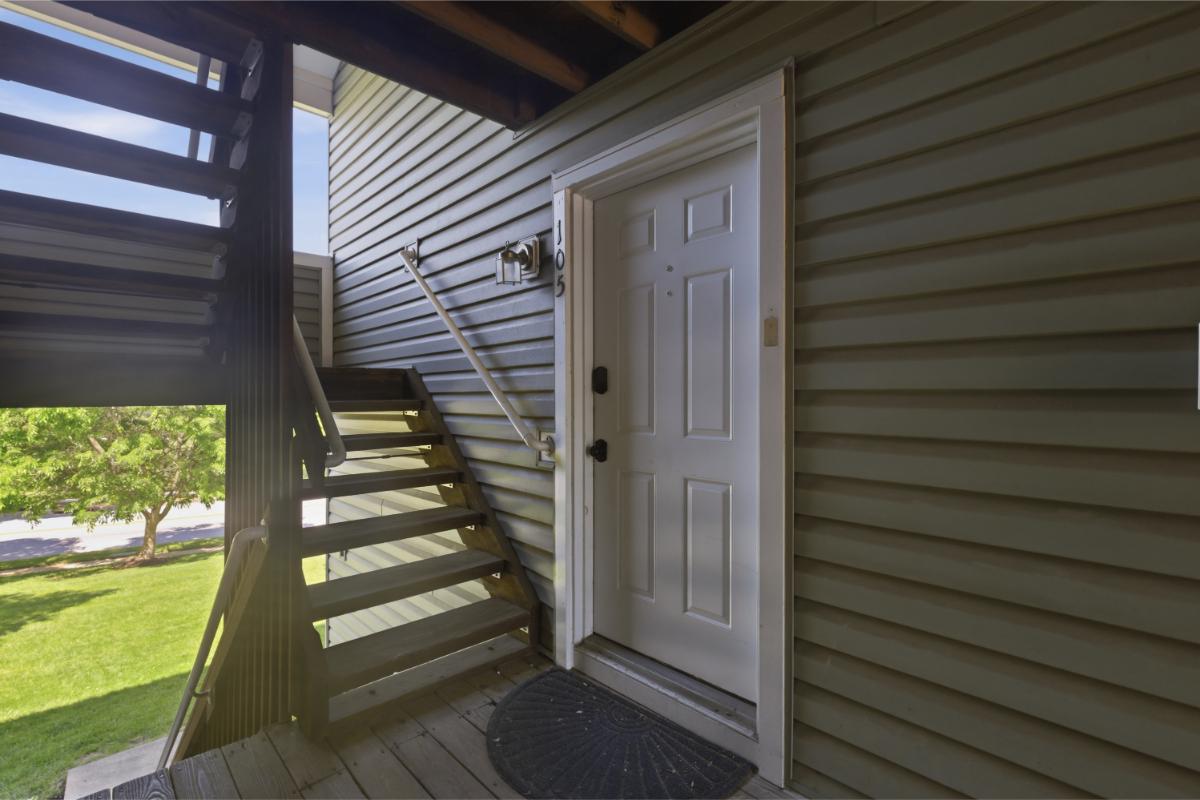 6470 Greenfield Road, Unit 1105 Elkridge, MD 21075 - Photo 15 of 18 Elevated private entry