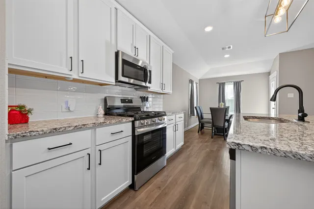 $2,400 | 30301 Kingston Heath Drive, Cleveland, TX 77327