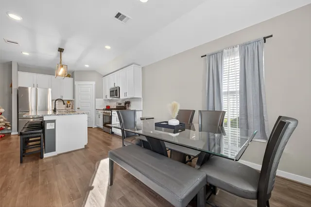 $2,400 | 30301 Kingston Heath Drive, Cleveland, TX 77327