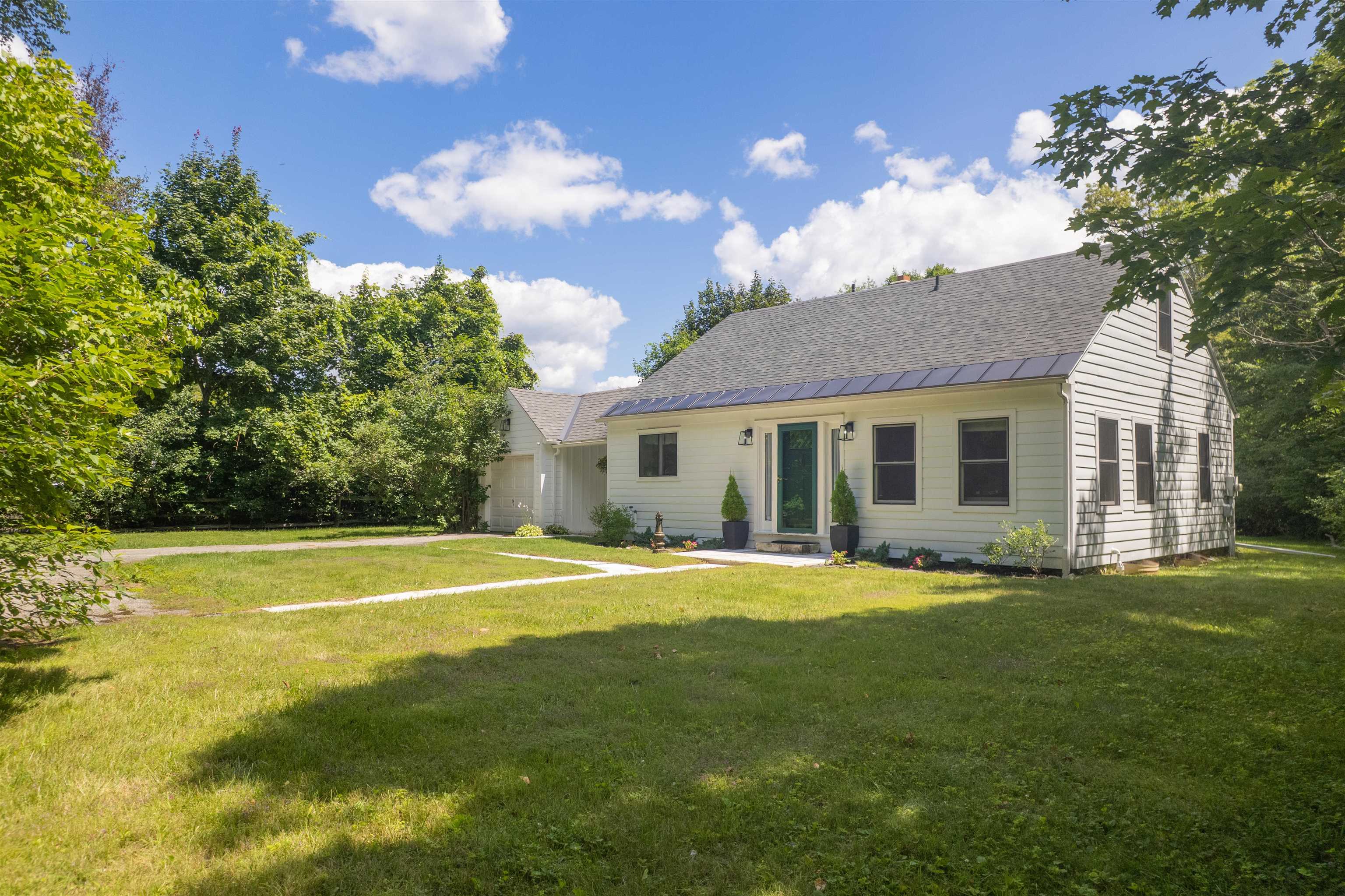 2420 Main Street Manchester, VT 05255 - Photo 1 of 18 Gallery Image 1