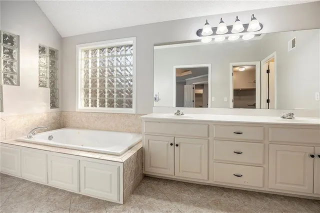 $414,000 | 605 South Franklin Street, Raymore, MO 64083