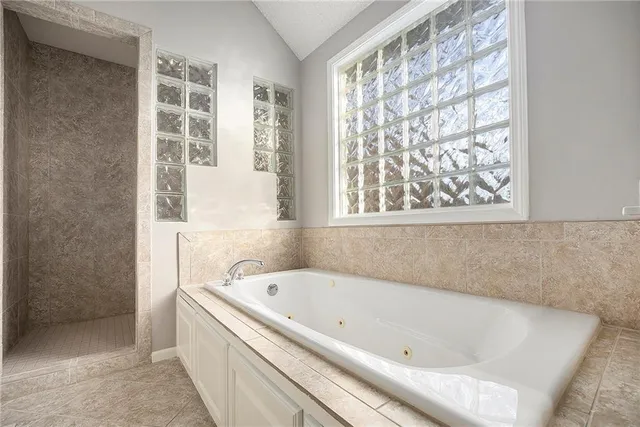 $414,000 | 605 South Franklin Street, Raymore, MO 64083