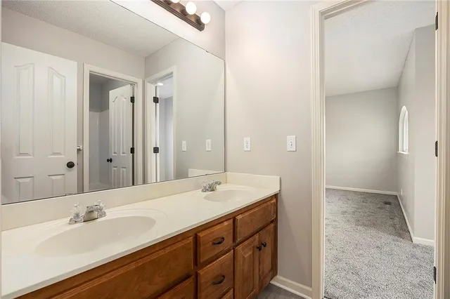 $414,000 | 605 South Franklin Street, Raymore, MO 64083