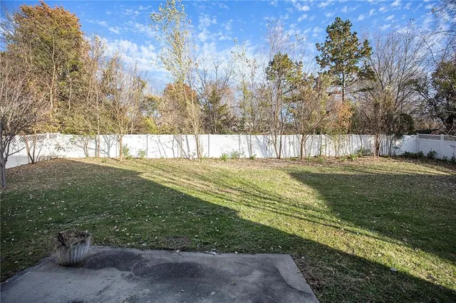 $414,000 | 605 South Franklin Street, Raymore, MO 64083