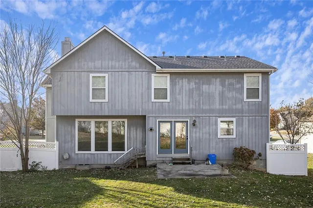 $414,000 | 605 South Franklin Street, Raymore, MO 64083