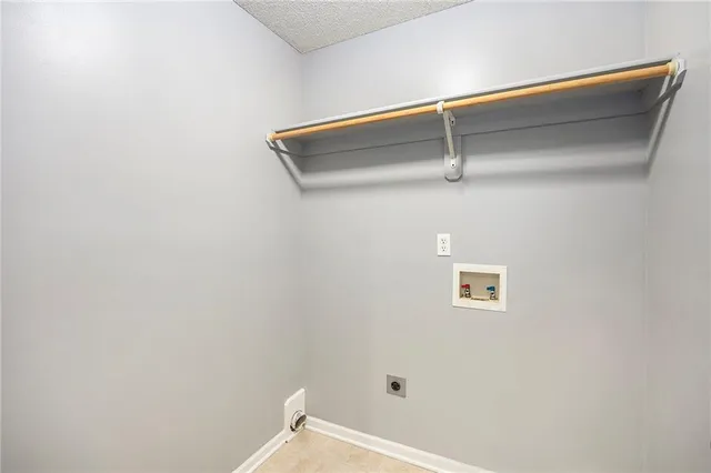 $414,000 | 605 South Franklin Street, Raymore, MO 64083