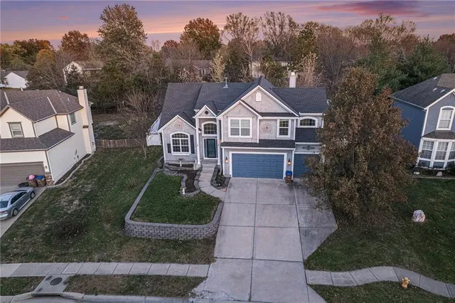 $414,000 | 605 South Franklin Street, Raymore, MO 64083