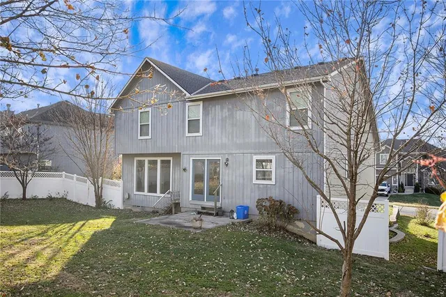 $414,000 | 605 South Franklin Street, Raymore, MO 64083