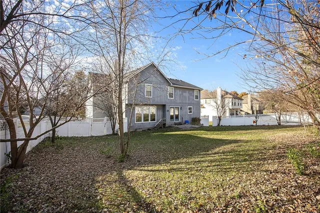 $414,000 | 605 South Franklin Street, Raymore, MO 64083