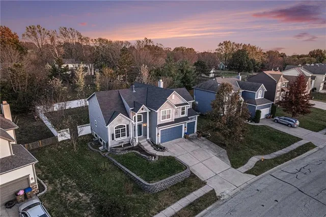 $414,000 | 605 South Franklin Street, Raymore, MO 64083