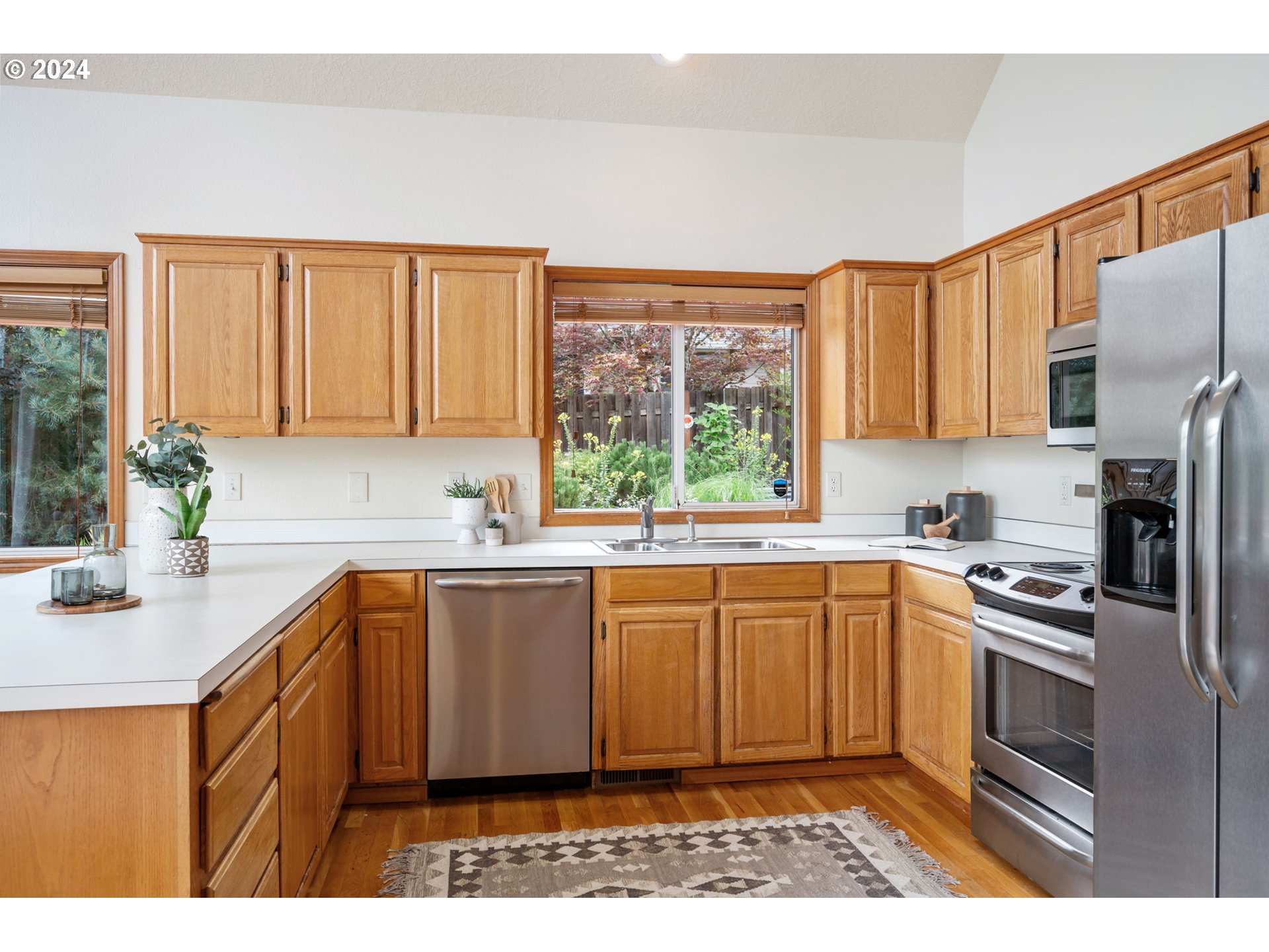 826 Southwest 8th Street Gresham, OR 97080 - Photo 9 of 25 Gallery Image 9