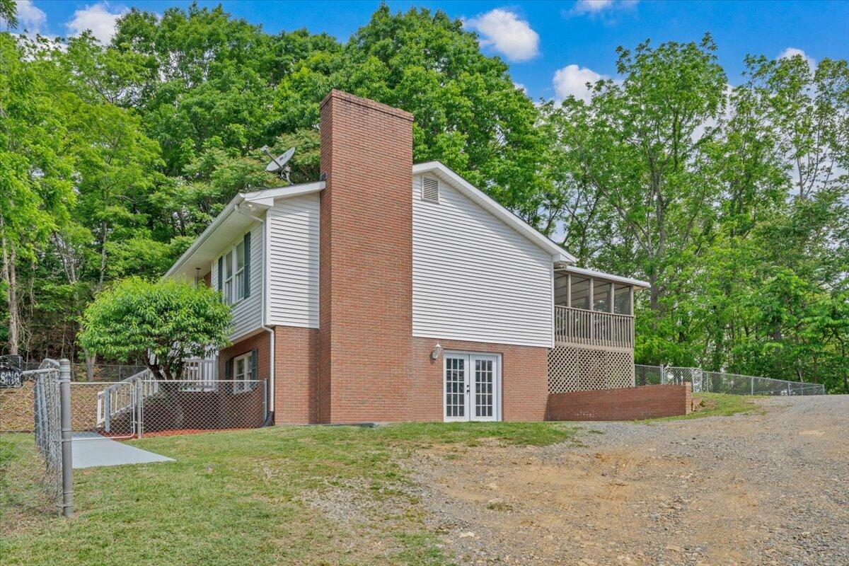 347 Roy Road Troutville, VA 24175 - Photo 36 of 37 36-MIB07796