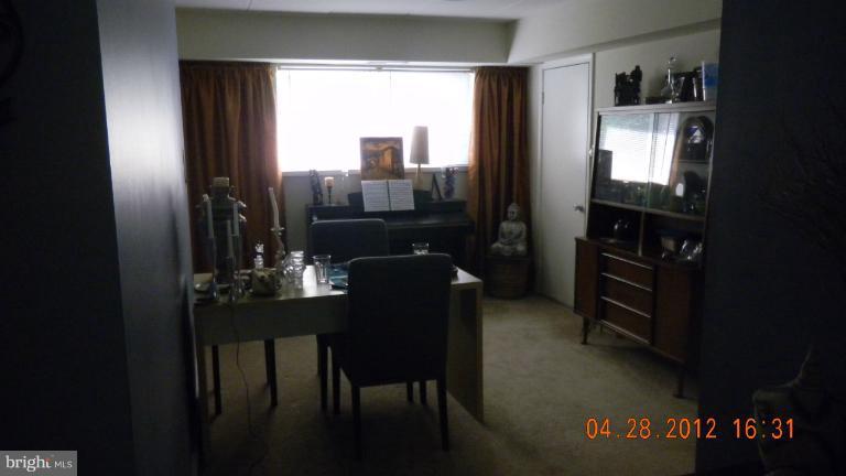 3232 Hewitt Avenue, Unit 22A Silver Spring, MD 20906 - Photo 4 of 10 Living Room