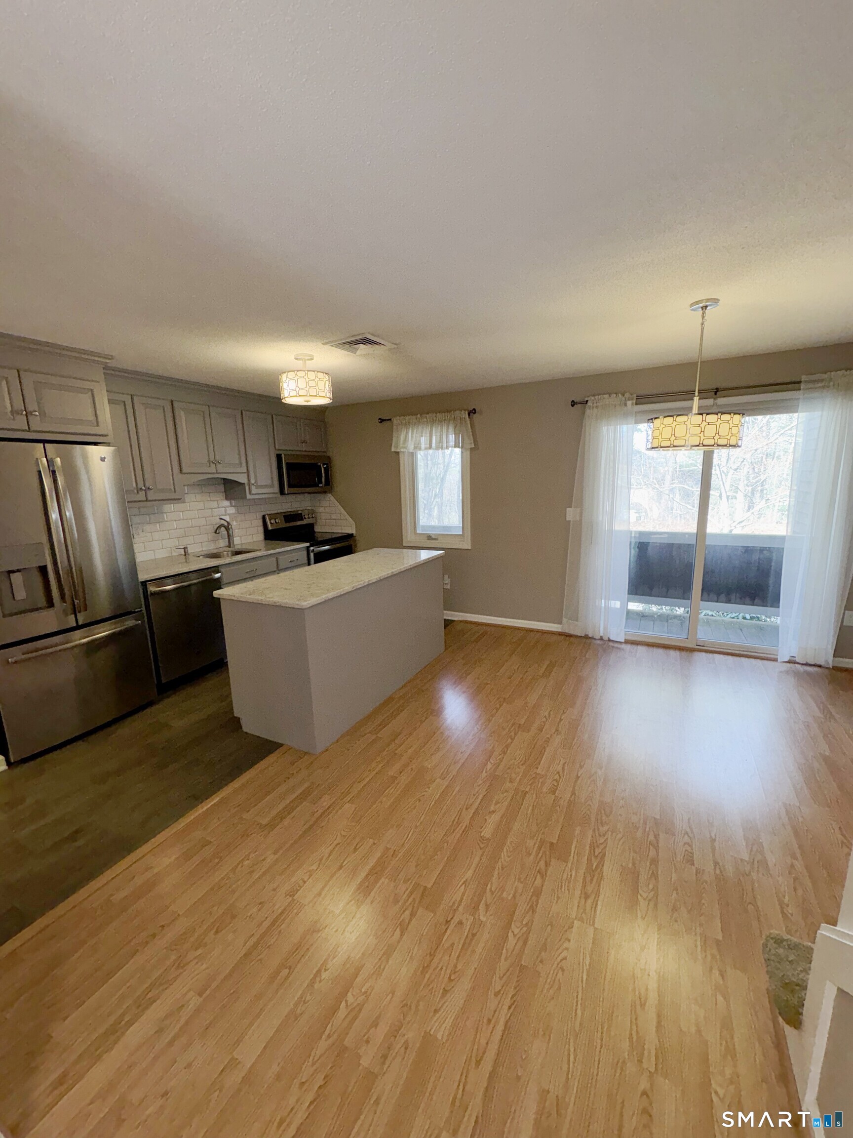 63 Songbird Lane, Unit 63 Farmington, CT 06032 - Photo 4 of 20