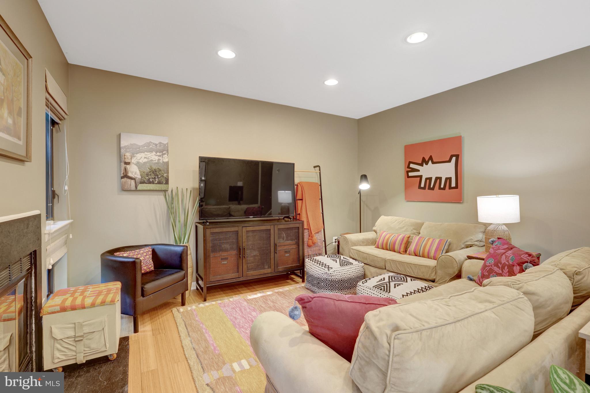 11009 Thrush Ridge Road Reston, VA 20191 - Photo 18 of 45 Great space to relax and unwind!