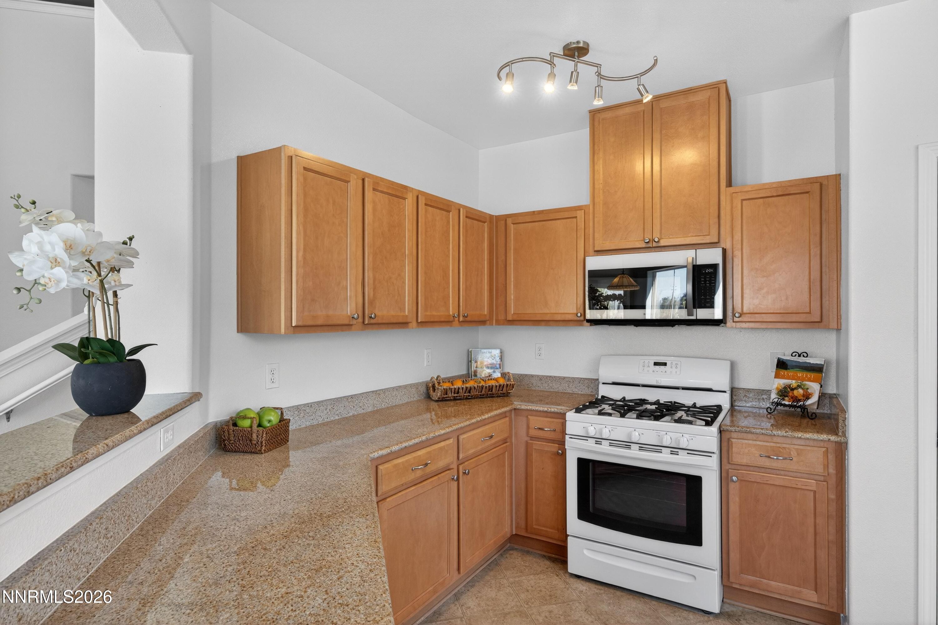 17000 Wedge Parkway, Unit 425 Reno, NV 89511 - Photo 12 of 44 014_dsc05341_710