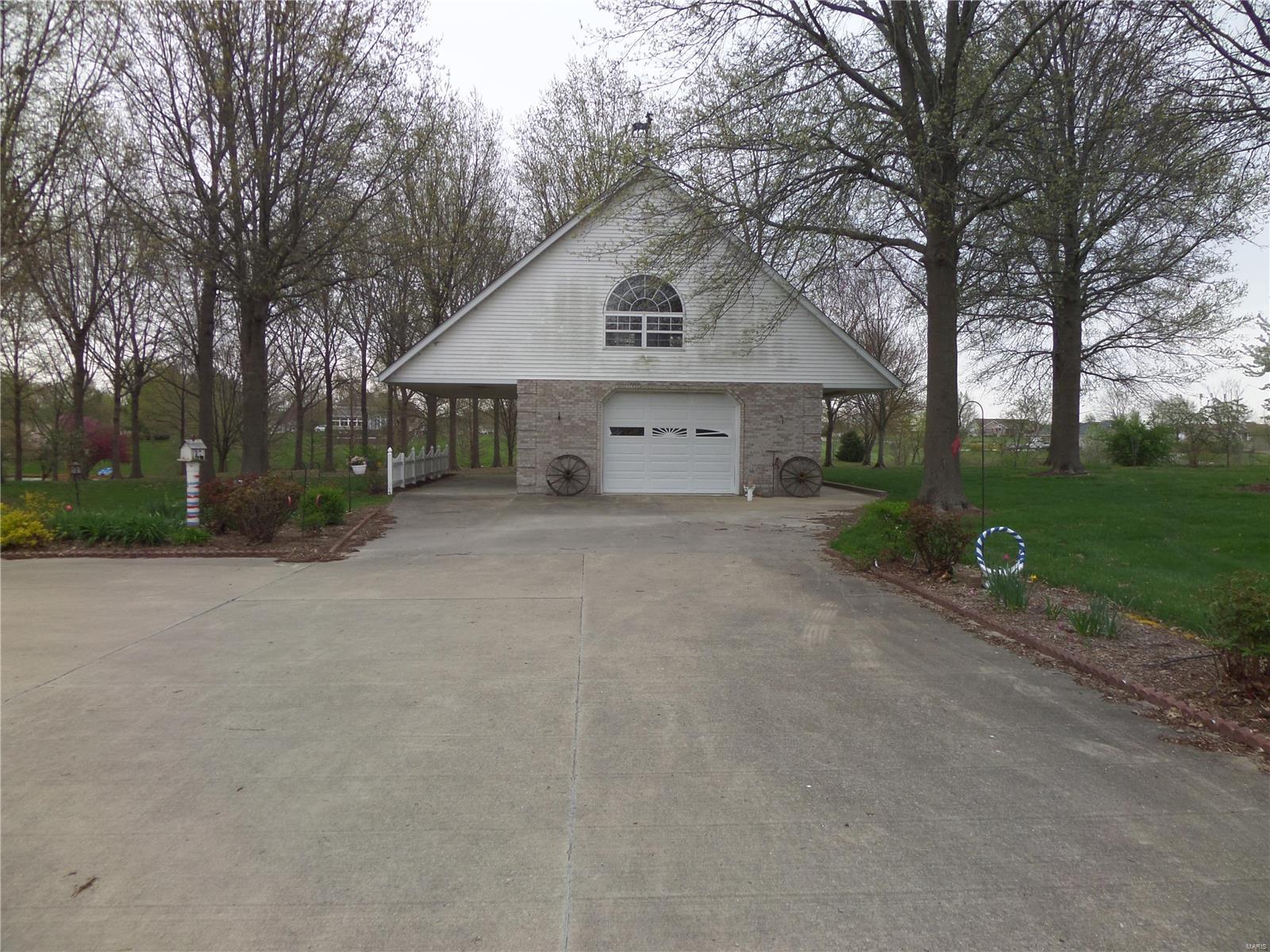 13321 Lee Road Trenton, IL 62293 - Photo 4 of 9 Gallery Image 4