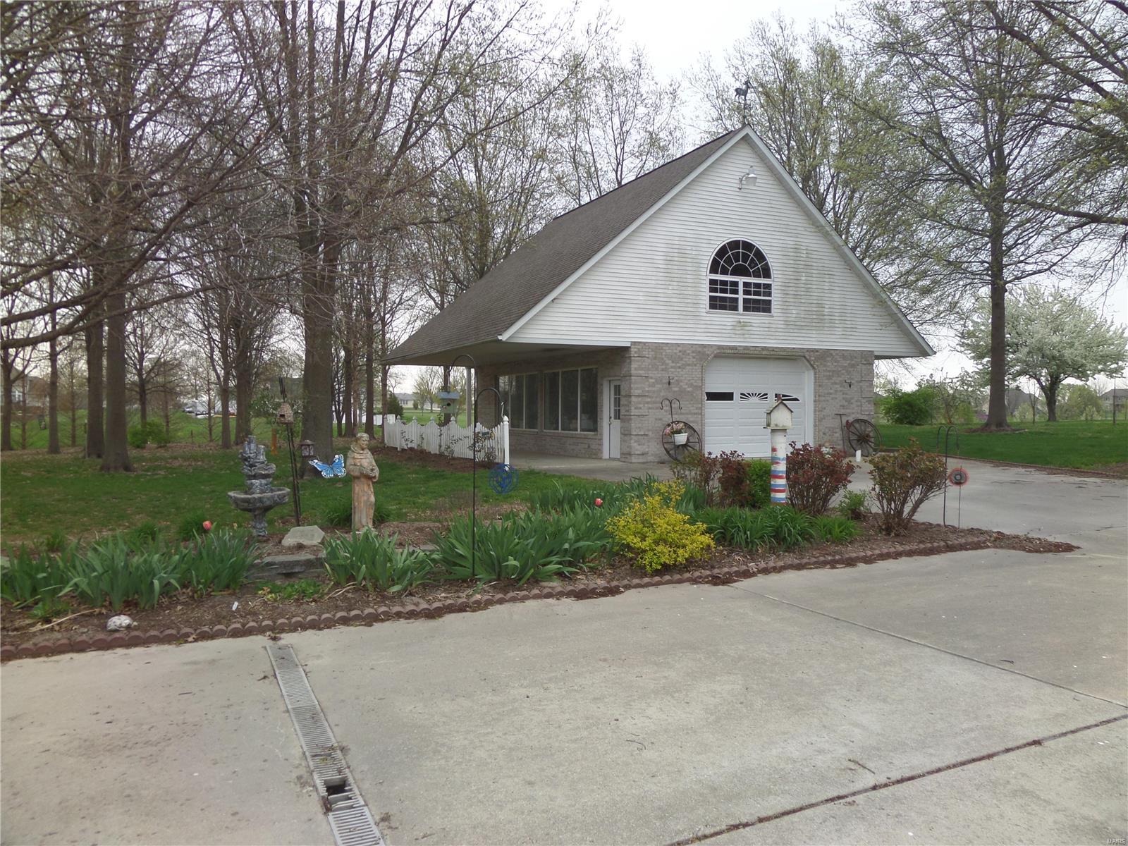 13321 Lee Road Trenton, IL 62293 - Photo 5 of 9 Gallery Image 5