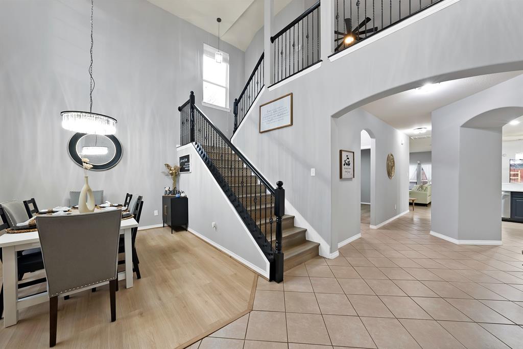 3822 Spring Run Lane Melissa, TX 75454 - Photo 9 of 39 a view of a livingroom with furniture and staircase
