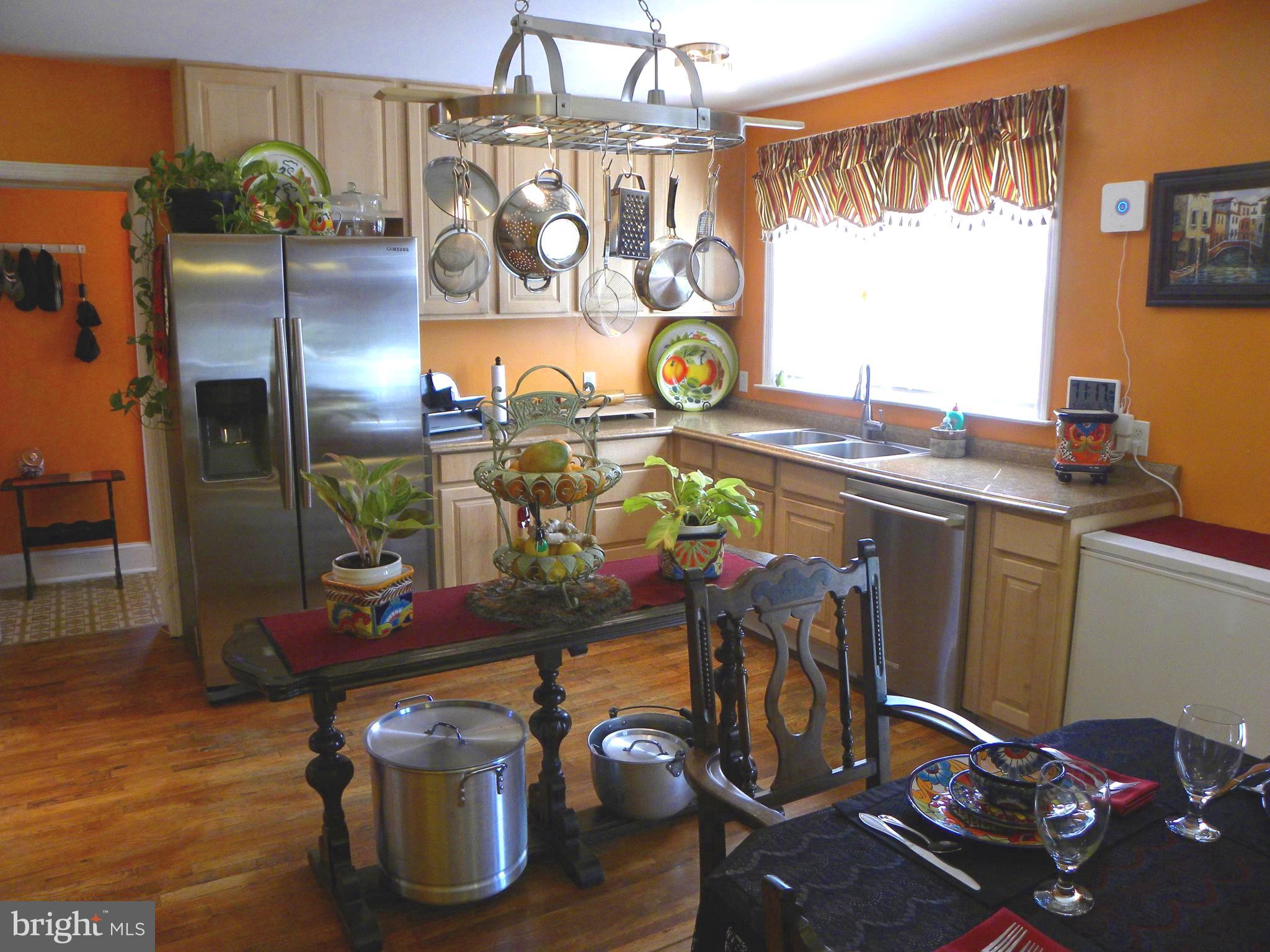 123 East Avon Road Brookhaven, PA 19015 - Photo 24 of 51 Hardwood floors, SS Appliances, pot rack!