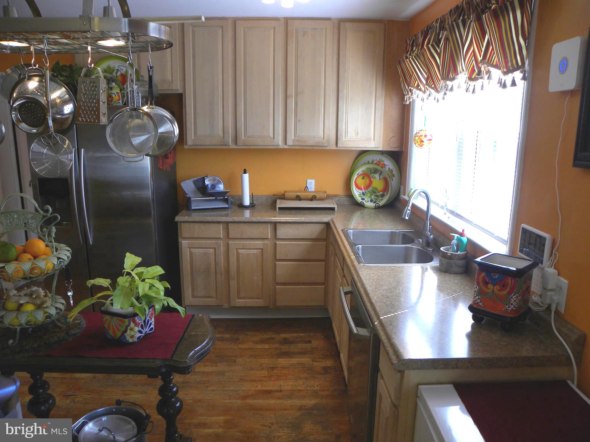 123 East Avon Road Brookhaven, PA 19015 - Photo 25 of 51 Includes a Side X Side Samsung fridge!