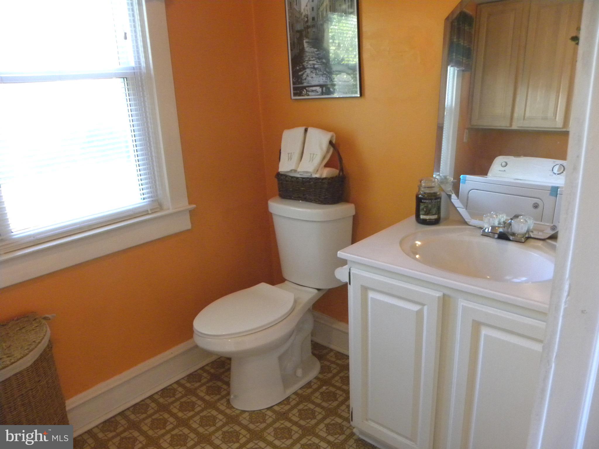 123 East Avon Road Brookhaven, PA 19015 - Photo 32 of 51 Convenient First floor powder room!