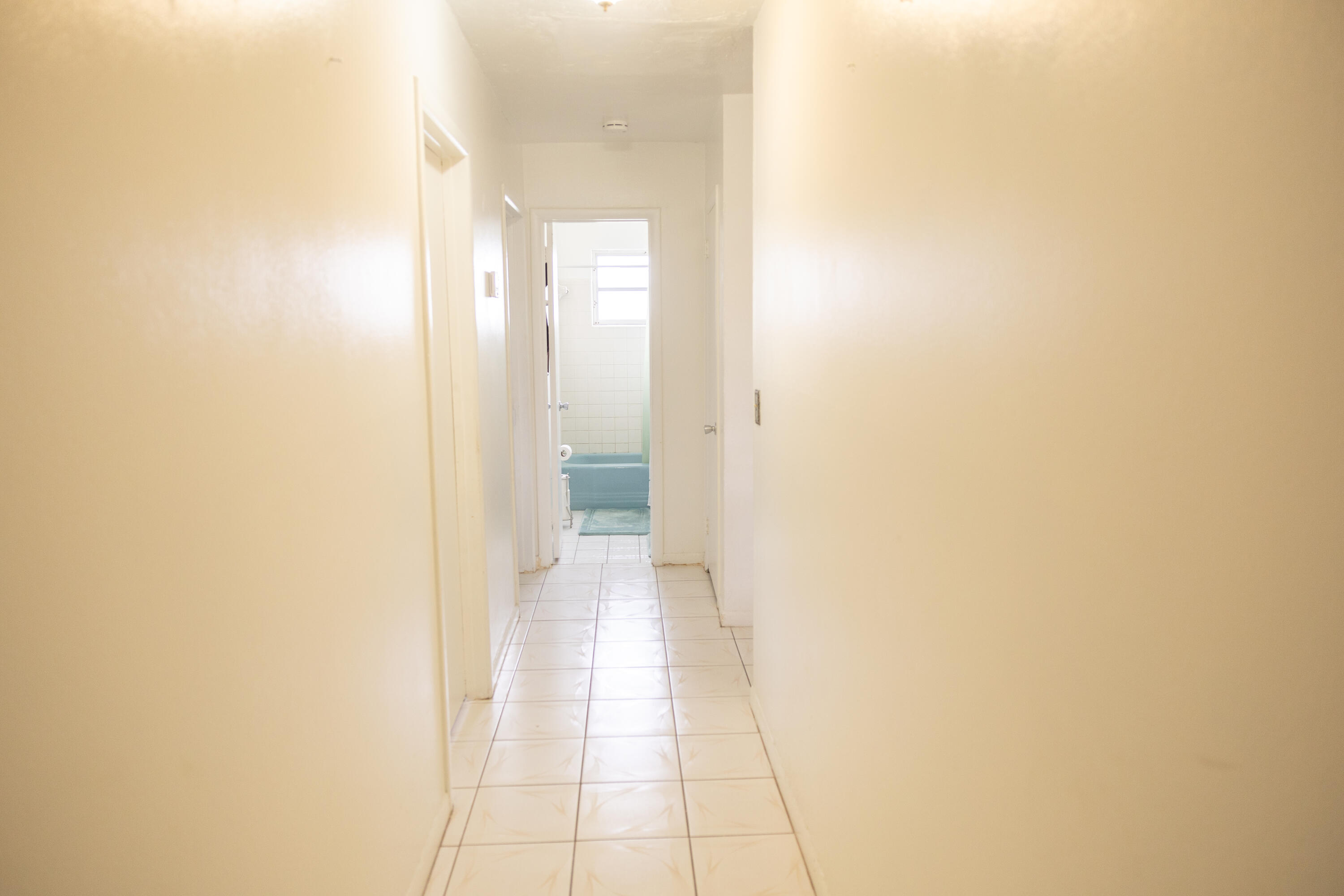 431 West 35th Street Riviera Beach, FL 33404 - Photo 14 of 17 Hallway 1.2