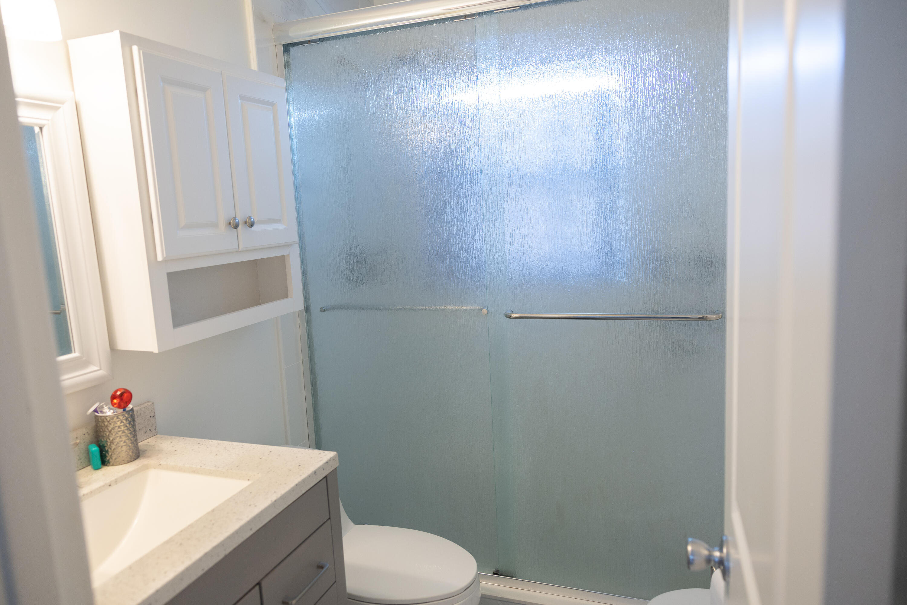 431 West 35th Street Riviera Beach, FL 33404 - Photo 9 of 17 Master Bathroom