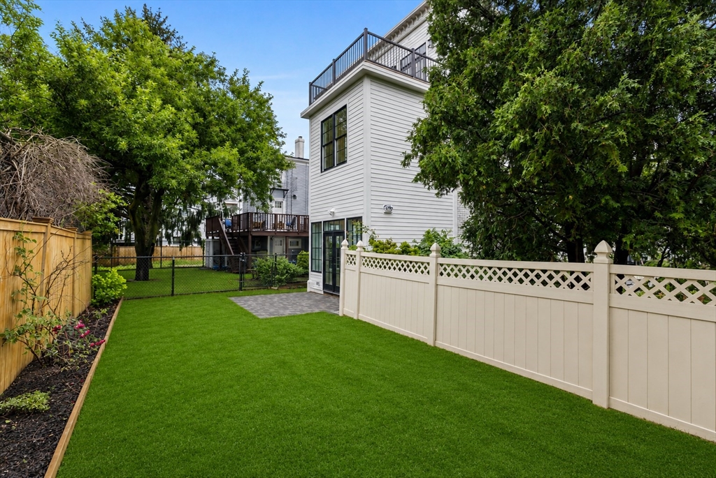 8 Lawrence Street Boston, MA 02129 - Photo 32 of 32