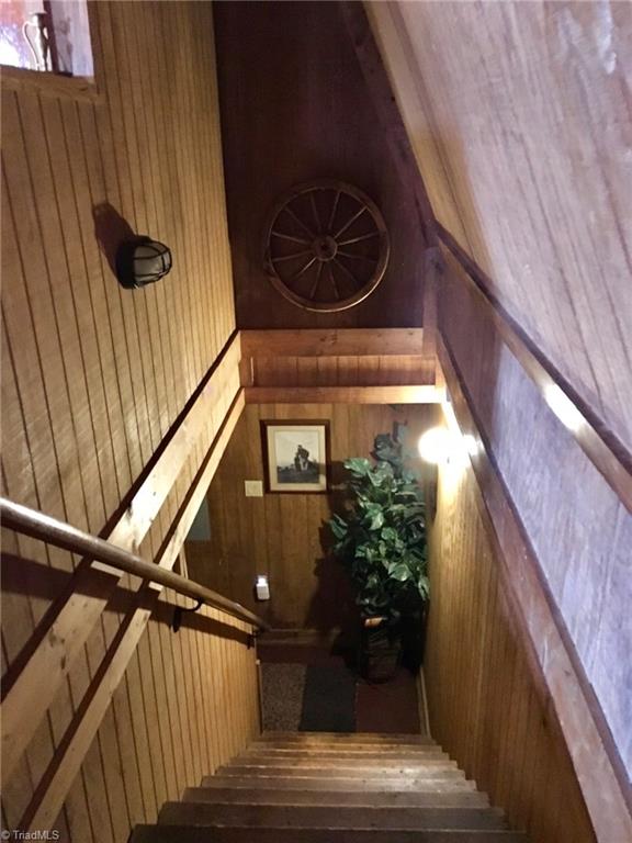 113 Taylor Road Pilot Mountain, NC 27041 - Photo 5 of 15 Gallery Image 5