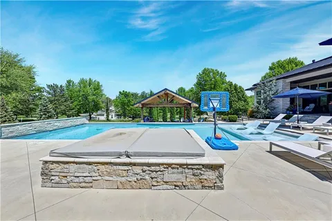 $3,385,000 | 21100 West 105th Street, Olathe, KS 66061