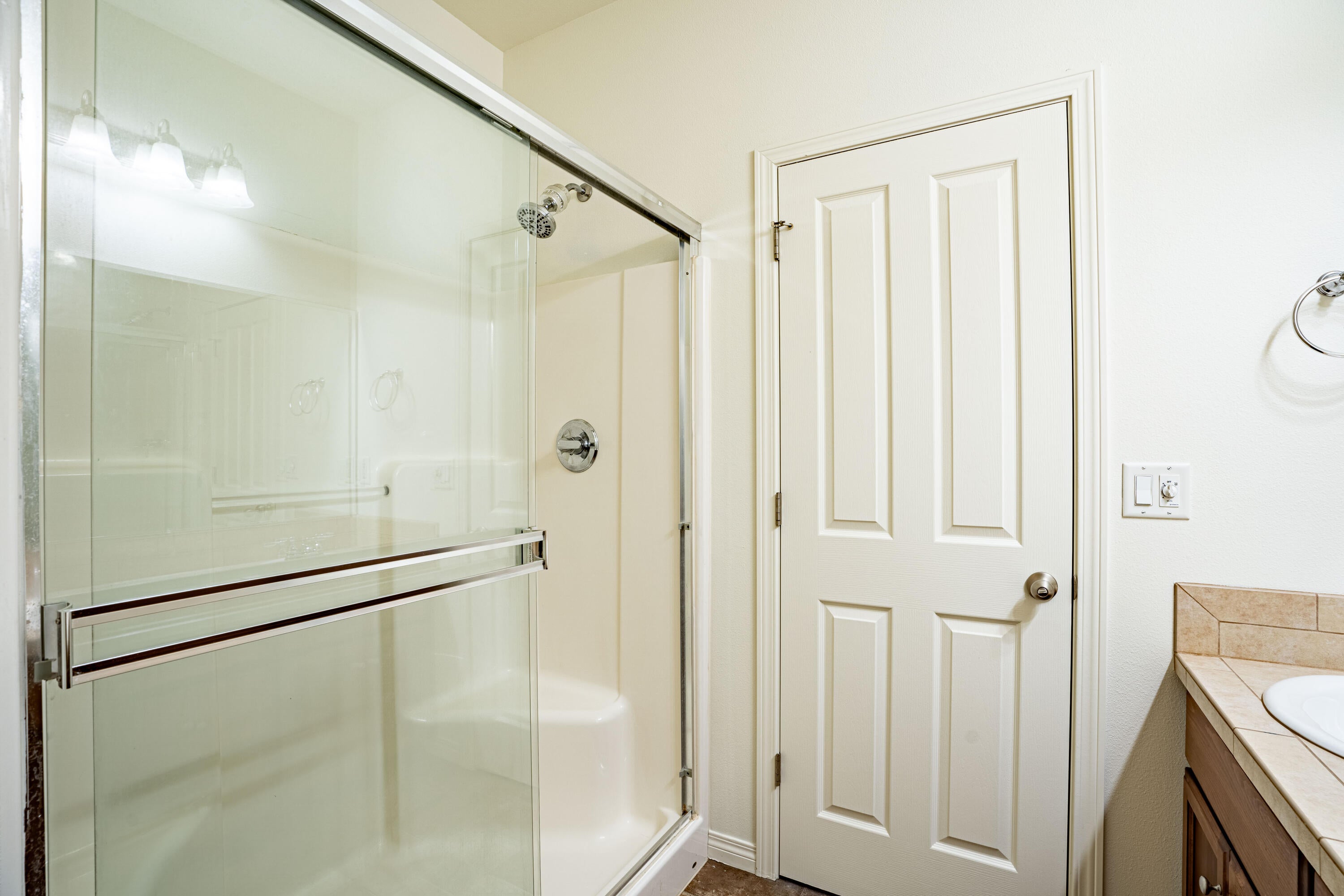 2953 Southwest 50th Street Redmond, OR 97756 - Photo 21 of 32 Primary shower
