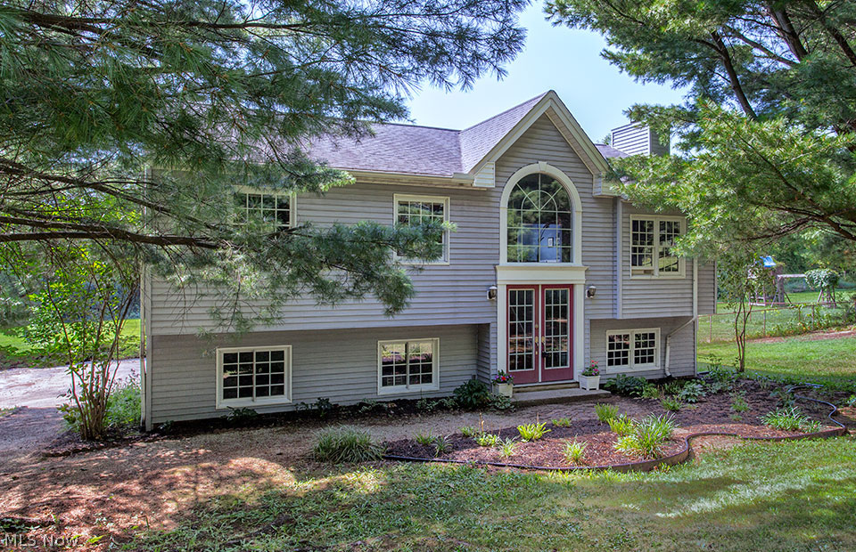 1102 North Medina Line Road Akron, OH 44333 - Photo 1 of 25 Gallery Image 1