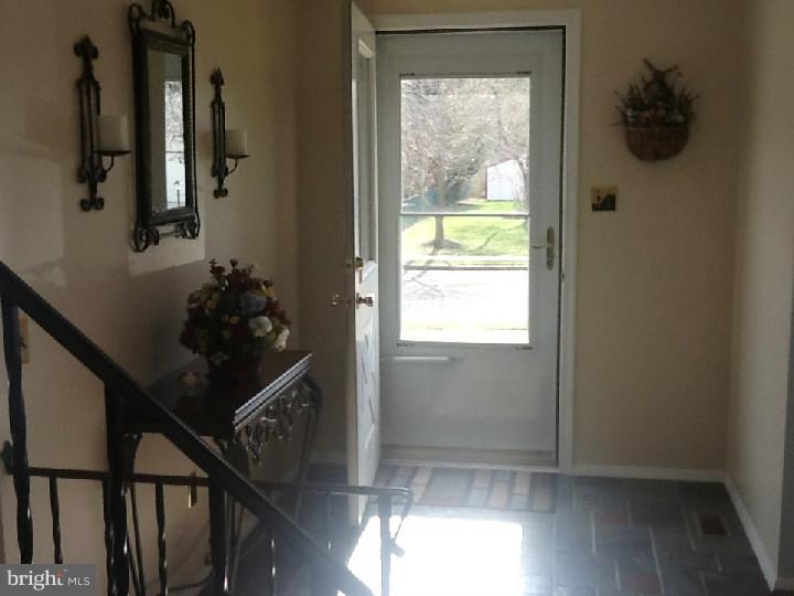 96 Red Stone Ridge Delran, NJ 08075 - Photo 4 of 20