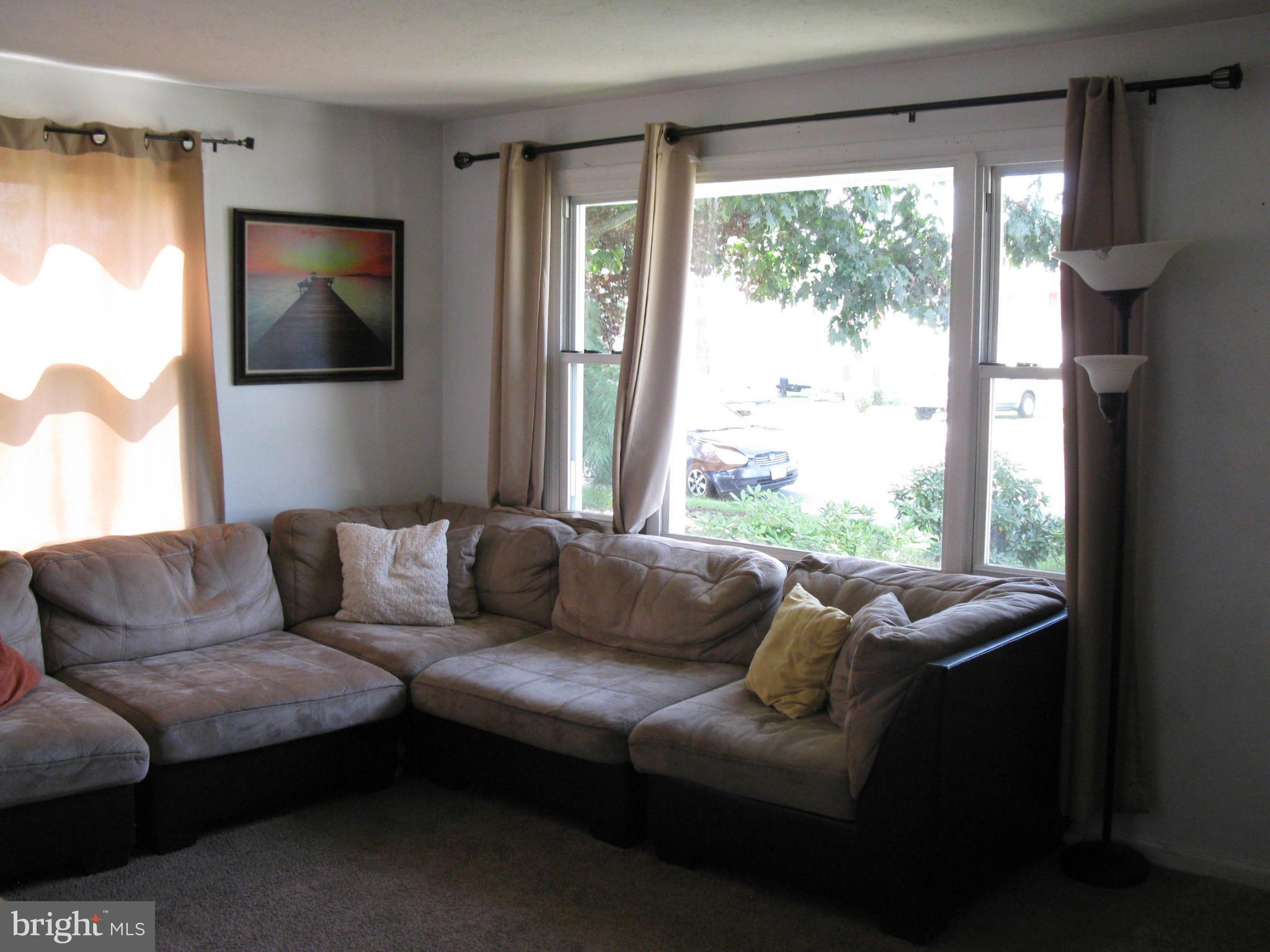 232 Locust Lane Elkton, MD 21921 - Photo 6 of 21 Living Room