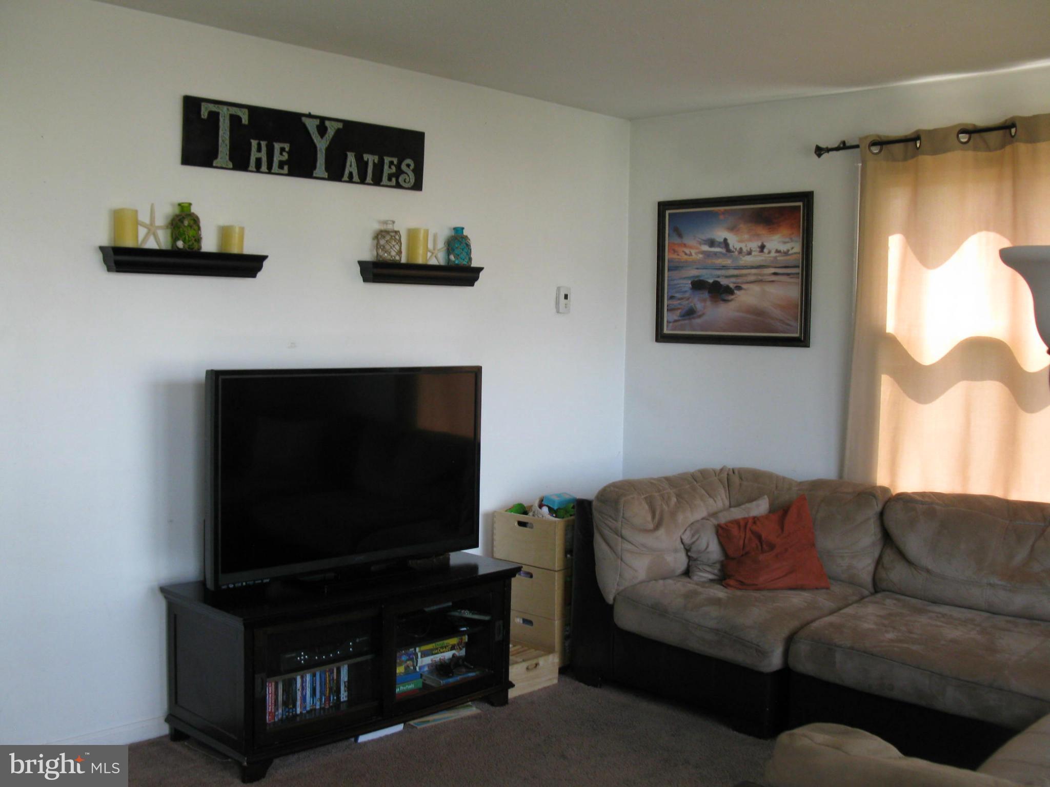 232 Locust Lane Elkton, MD 21921 - Photo 8 of 21 Living Room