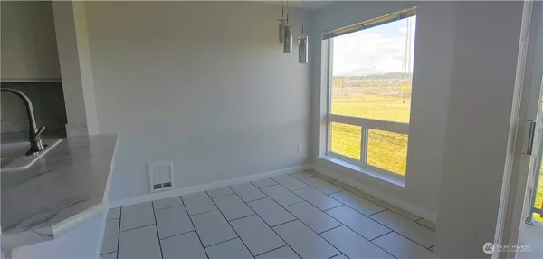 $1,895 | 9735 272nd Street Northwest, Unit 511, Stanwood, WA 98292